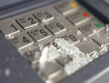 Ανατίναξαν ΑΤΜ στην Φθιώτιδα - «Τσέπωσαν» 14.000 ευρώ